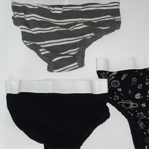 GAP Black and Gray Space-Themed Kids Briefs - Picture 7 of 11